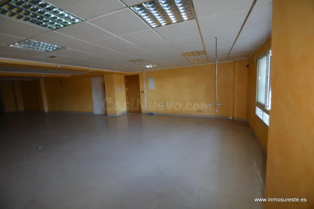 Venta de entresuelo en el centro de Orihuela, zona de Temíst - foto 2