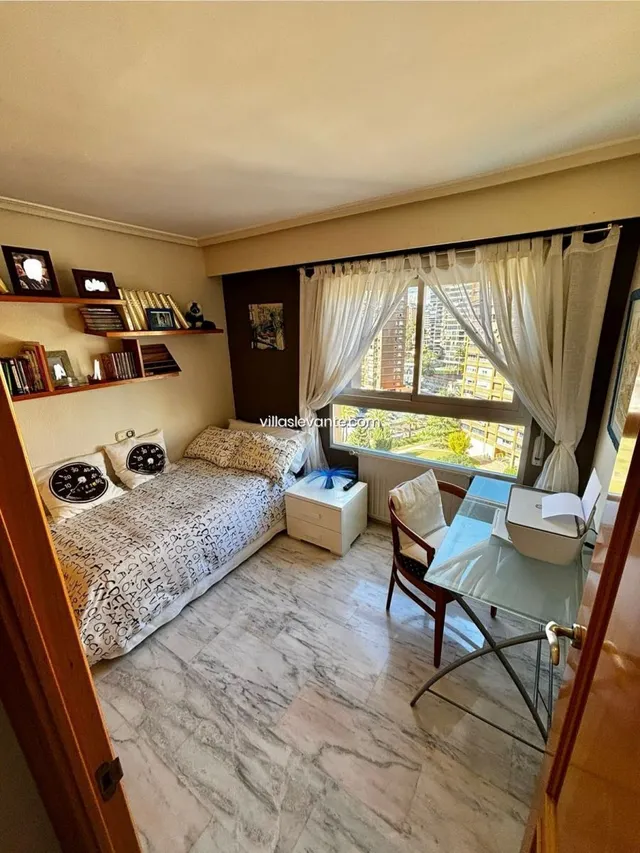 RESIDENCIAL DE LUJO EN PLENO LEVANTE — 16