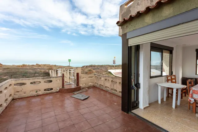 Vive el mar desde casa: parcela exclusiva en primera línea de playa en Xeraco — 22