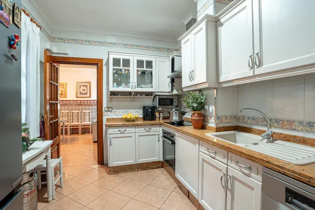 Espectacular vivienda de más de 200 m2 con 4 dormitorios, 3 baños y gran azotea — 8