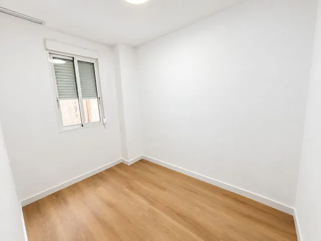 Piso de 4 habitaciones y reforma integral en pleno centro de Valencia — 18