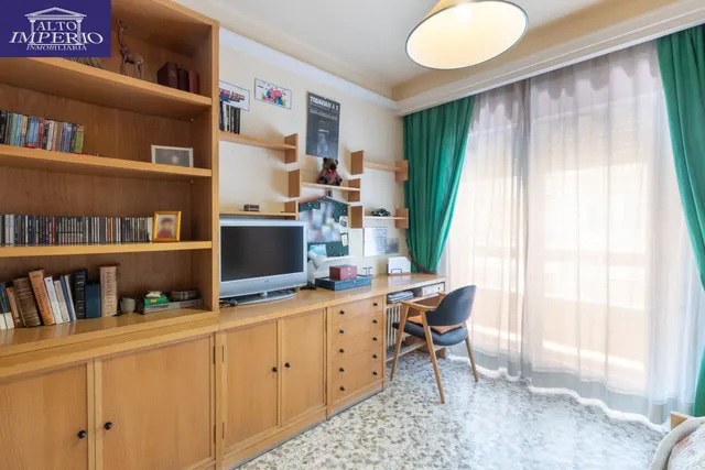 Amplia vivienda en pleno centro de Granada — 26