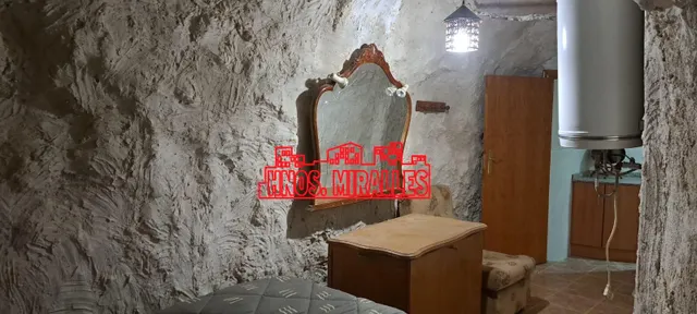SE VENDE CASA CUEVA EN HONDON DE LAS NIEVES — 24