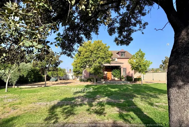 Preciosa casa en exclusiva, situada en la demandada urbaniza
