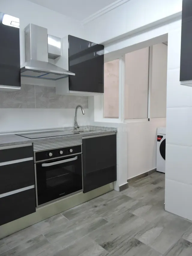 Piso de alquiler en Benicalap de 3 habitaciones, 1 baño, bal