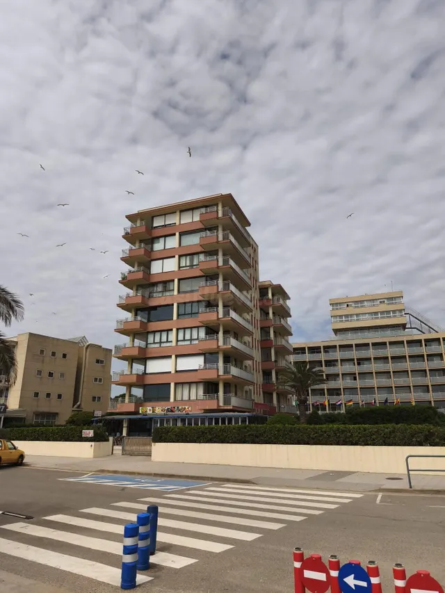 Piso en Primera Línea de Mar Con Licencia Turística en L'Est