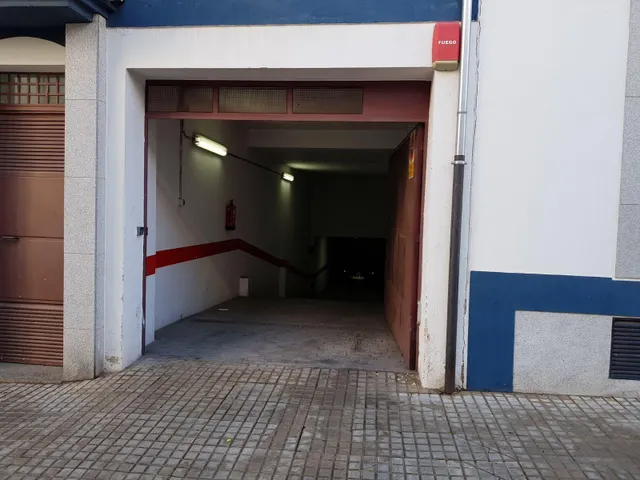 SE VENDEN PLAZAS DE APARCAMIENTO — 3