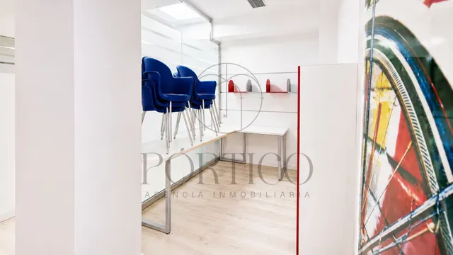 ¡Gran Oportunidad! Amplio local en O Porriño. — 9