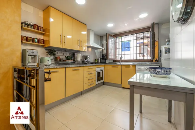 Espectacular casa con vistas directas a la Alhambra y Licencia Turística Activa en el Albaicín — 6