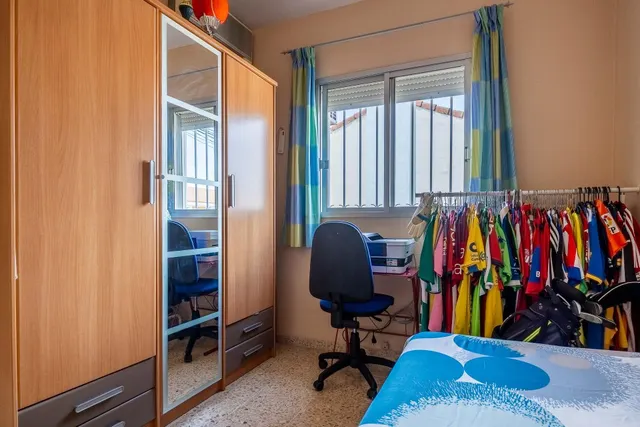Vive en Simón Verde: Casa pareada con patio, garaje cubierto, piscina y el metro a un paso. — 23
