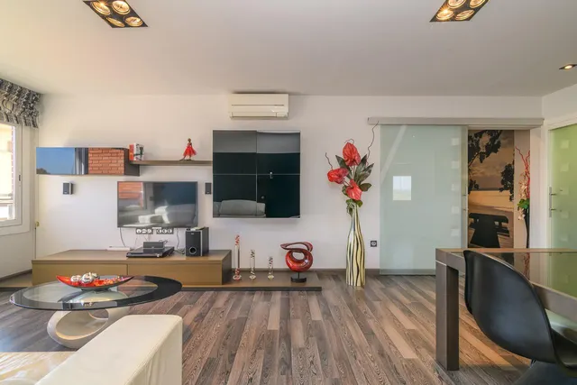 Exclusividad y diseño: 2º piso con ascensor, parking y suite de lujo — 34