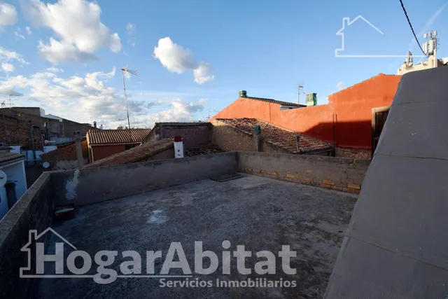 AMPLIA CASA CON 2 TERRAZAS Y GARAJE — 45