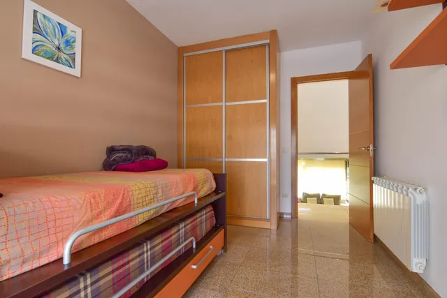 Moderna y seminueva casa en Paiporta en zona tranquila, sin finca delante — 30