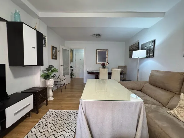 Piso de 4 habitaciones con terraza, garaje y piscina comunit - foto 2