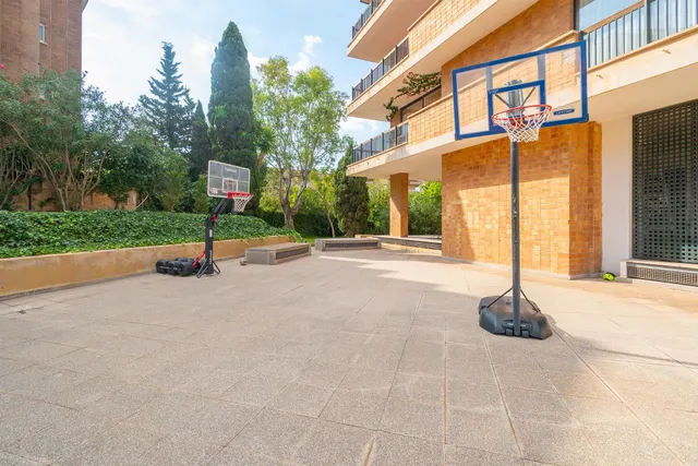 Exclusiva vivienda de alto standing con amplias terrazas, piscina y gran potencial en Son Dameto, Palma — 42