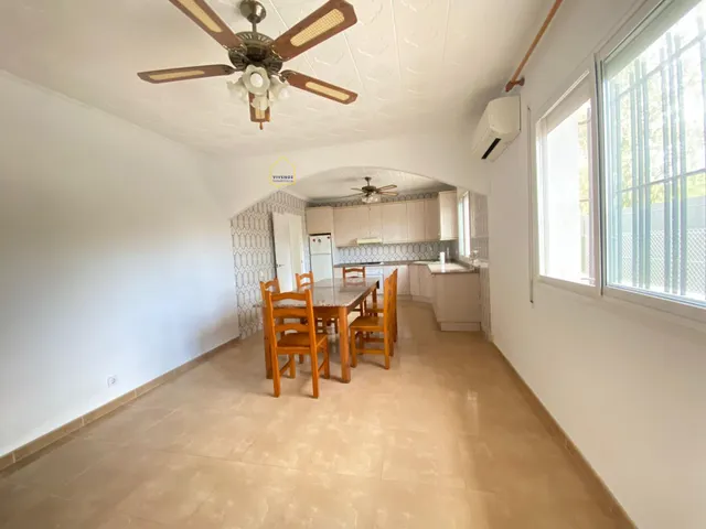 CASA LUMINOSA CON PARCELA A UN PASO DEL CENTRO — 25