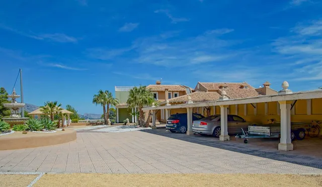 Villa 8 habitaciones 900m² en venta - La Nucia Pueblo — 8