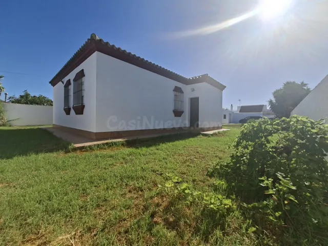 Chalet independiente en una sola planta con amplio garaje y  - foto 5