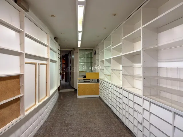 ? edificio con local comercial en venta en el centro de Lleida – ideal inversores — 4