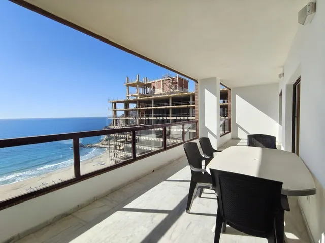 Fantástico apartamento en primera línea de playa en la cala  - foto 4