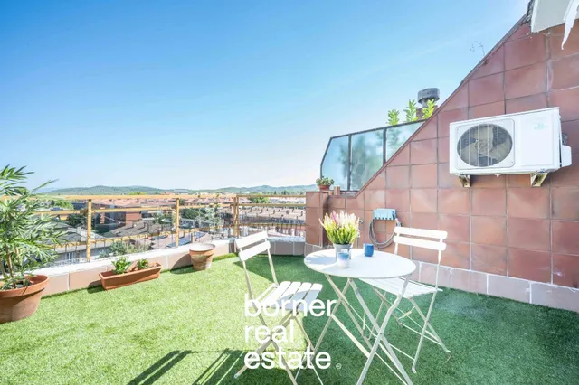 EXCLUSIVO ÁTICO CON LICENCIA TURÍSTICA, TERRAZA Y VISTAS PAN