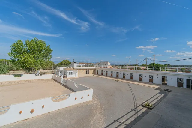 Finca rústica con campo de hípica y licencia de hostelería - foto 4