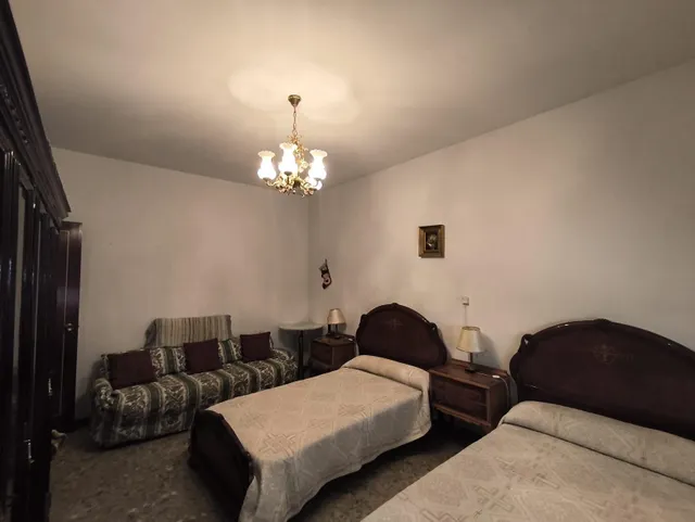Amplia Casa en Noblejas - Oportunidad Única por €180,000 — 23