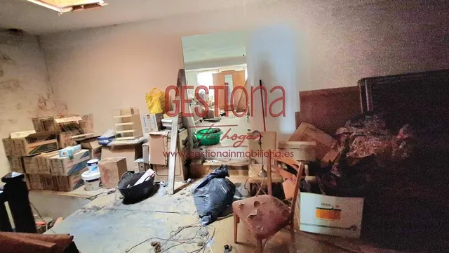 CASA PARA REFORMAR EN EL CENTRO DE RAMALES DE LA VICTORIA. — 28