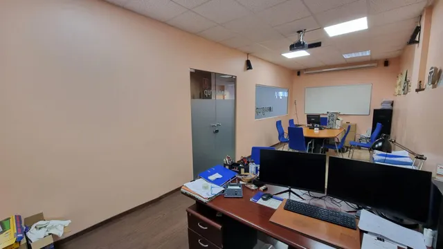 LOCAL COMERCIAL EN VENDA AL CENTRE — 14