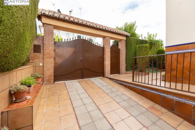 VIVIENDA PAREADA EN MONTELUZ — 8
