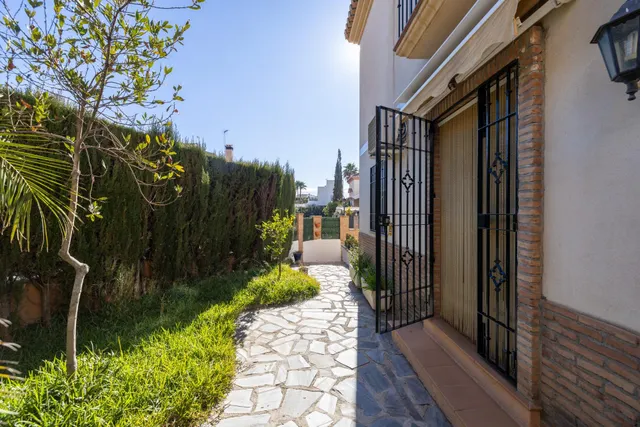 MAGNÍFICO CHALET EN URB. SUEÑOS DE CADIMA, ALHENDIN — 49