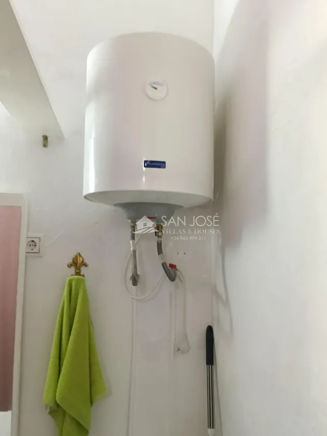 Se vende encantadora casa semi reformada en el corazón de Aspe — 15