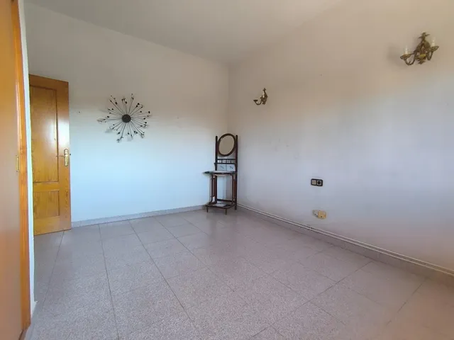 Casa independiente con parcela, 5 dormitorios y garaje en Alquerías (Murcia) — 33
