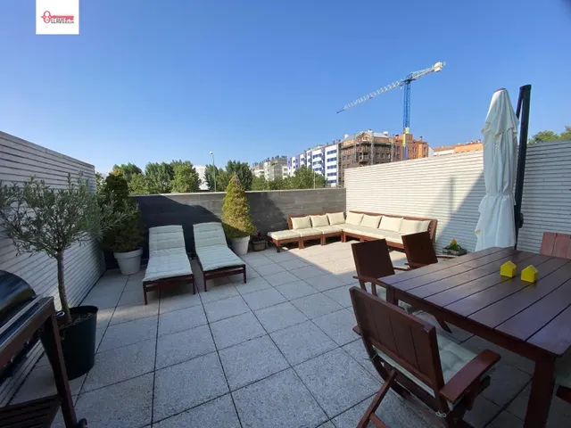 Exclusivo Adosado Seminuevo en Burgos - Zona Universidad — 27