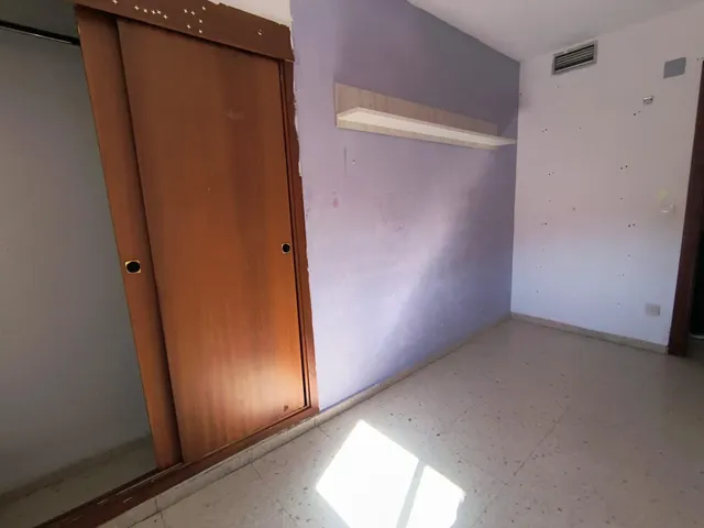 Piso en zona Pinilla con cuatro habitaciones, dos baños y  garaje — 16