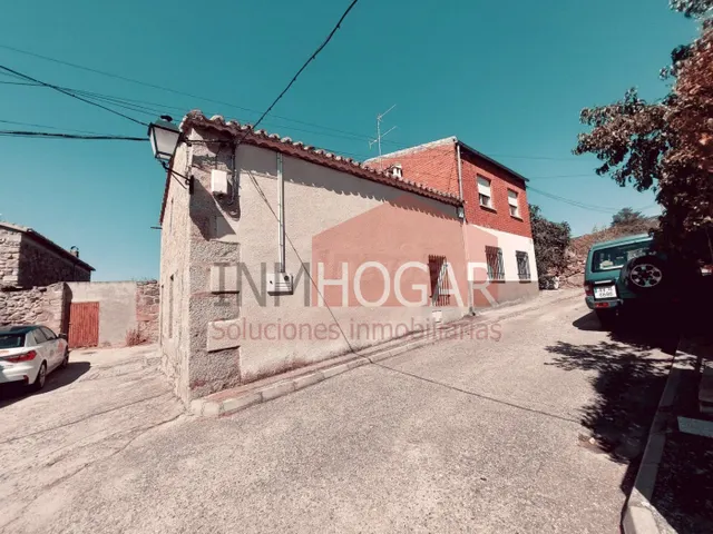 CASA CON TERRENO EN VENTA EN SANTA MARÍA DEL BERROCAL (ÁVILA