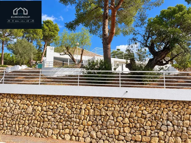 ESPECTACULAR VILLA CON 5 DORMITORIOS Y 4 BAÑOS, 450 M2 Y 3600 M2 DE PARCELA EN BENIDORM — 30