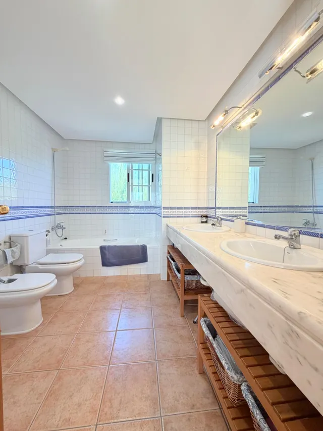 CHALET EXCLUSIVO EN ALZABARES ELCHE, CON PISCINA, ALTAS CALIDADES Y A SOLO 2 KM DEL HOSPITAL — 46