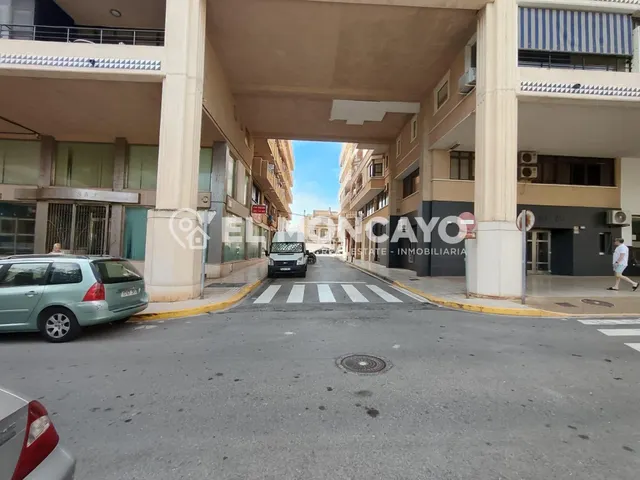 Fantástico apartamento de tres dormitorios a tan solo 300m de las playas de Guardamar del Segura, Alicante — 22