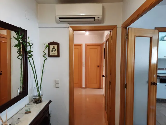 Amplio piso en el centro de la ciudad con 3 dormitorios y plaza de garaje — 10