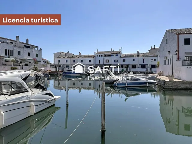Casa de pescador con licencia turística y amarre - Empuriabrava — 45