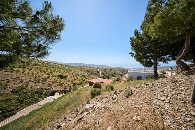 Terreno urbano y rústico en venta en Albondón (Granada) - foto 3