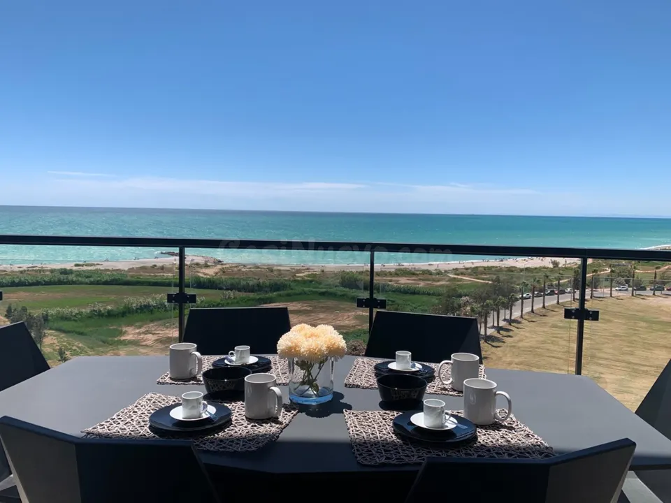 Exclusivo apartamento con vistas al mar. ALQUILER DE SEPTIEMBRE A JUNIO