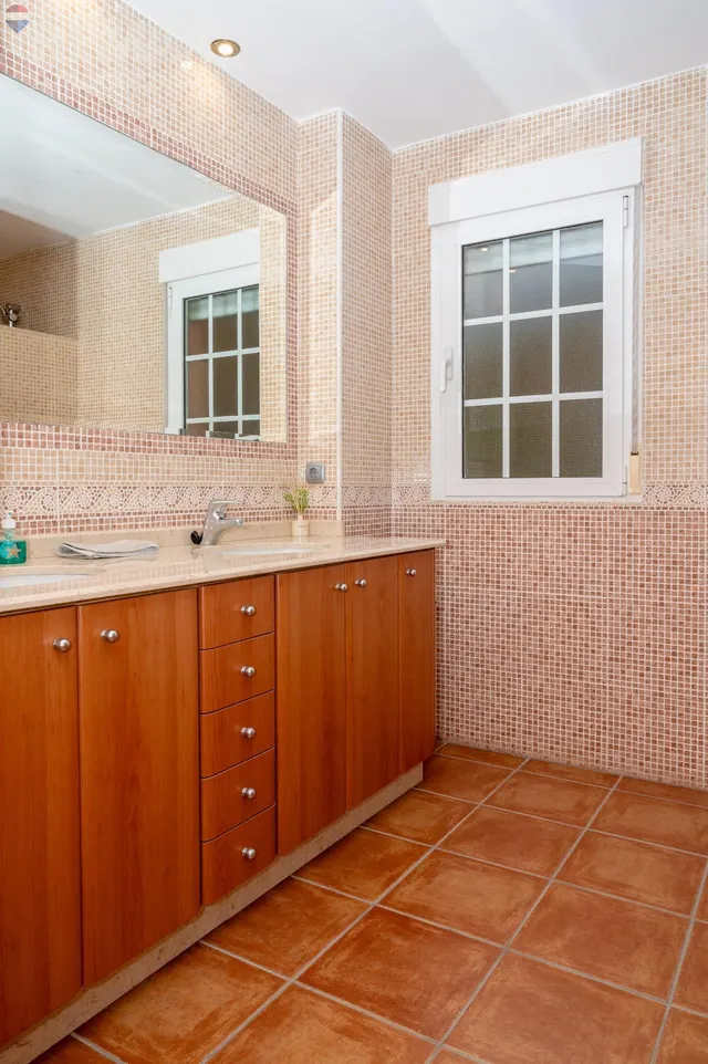 Casa en venta en Alfafara con 562 m2 y gran potencial — 33