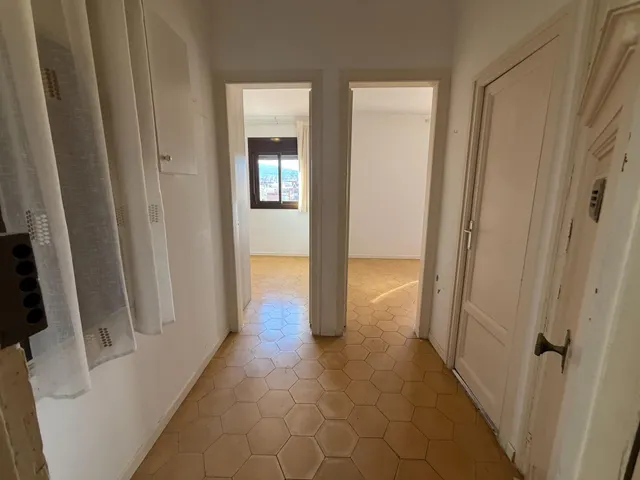 Último piso de una habitación con Ascensor — 19