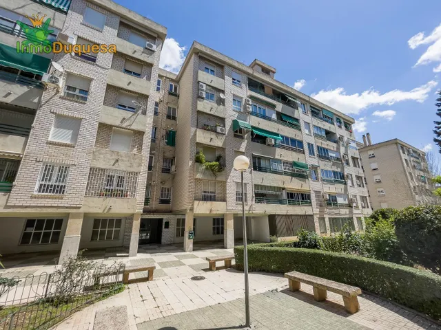 Piso de 3 dorm. en Camino Bajo de Huétor. — 24