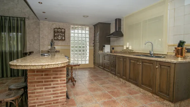 Chalet en sax buena zona para vivir todo el año. — 10