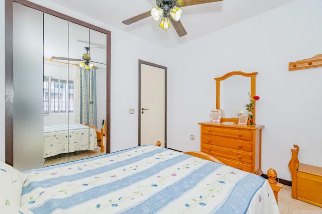 Chalet adosado en Salobreña playa, urb. privada con piscina y jardines. — 48