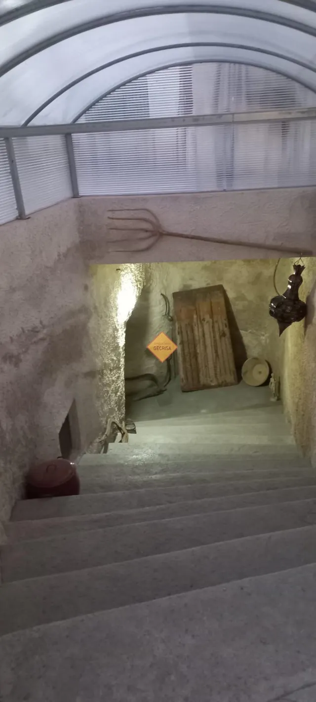 SE VENDE  CASA DE DOS ALTURAS + CASA-CUEVA REFORMADA. (EN ALBACETE) — 21