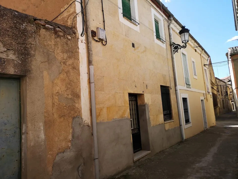 Urbis te ofrece una estupenda casa en venta en Ciudad Rodrigo, Salamanca.
